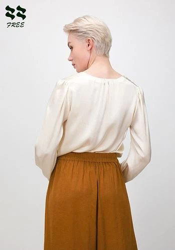 Long sleeve V neck silk blouse look  2.jpg